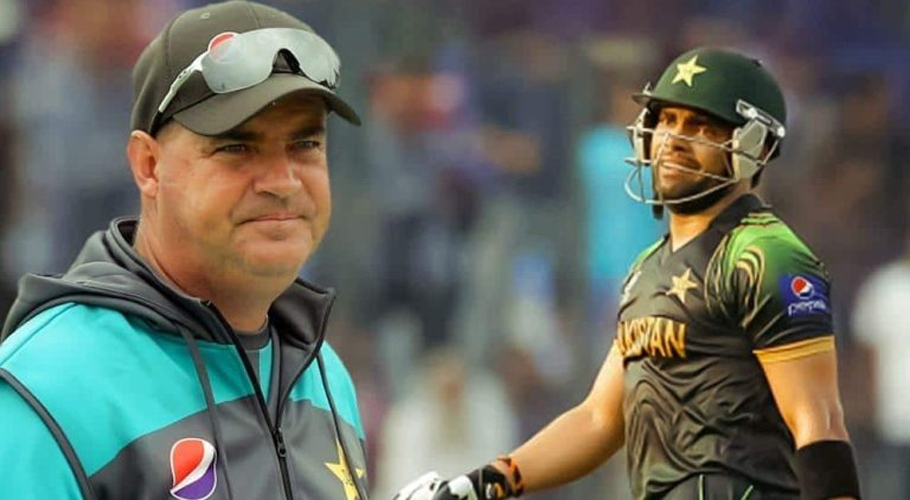 میرا کیریئر تباہ کرنے کے پیچھے مکی آرتھر کا ہاتھ ہے، عمر اکمل