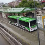 کراچی میں آج بھی بارش جاری، گرین بس سروس معطل، وفاق کا بھی تعطیل کا اعلان