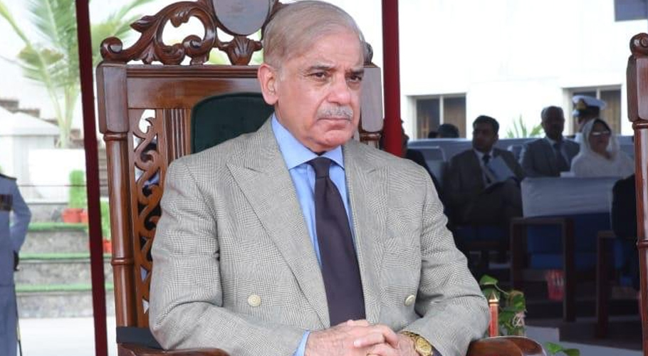 ائیرپورٹس پر مسافروں سے 50ہزار فیڈرل ایکسائز ڈیوٹی وصول، وزیر اعظم برہم