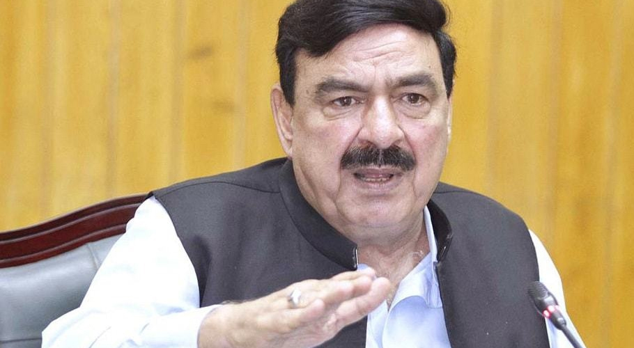 عمران خان معجزانہ طور پر بچ گئے لیکن خطرہ ابھی ٹلا نہیں ہے، شیخ رشید
