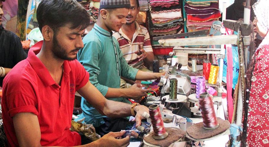 بدترین لوڈشیڈنگ کے باعث عید سے قبل درزیوں کا کاروبار ٹھپ گیا