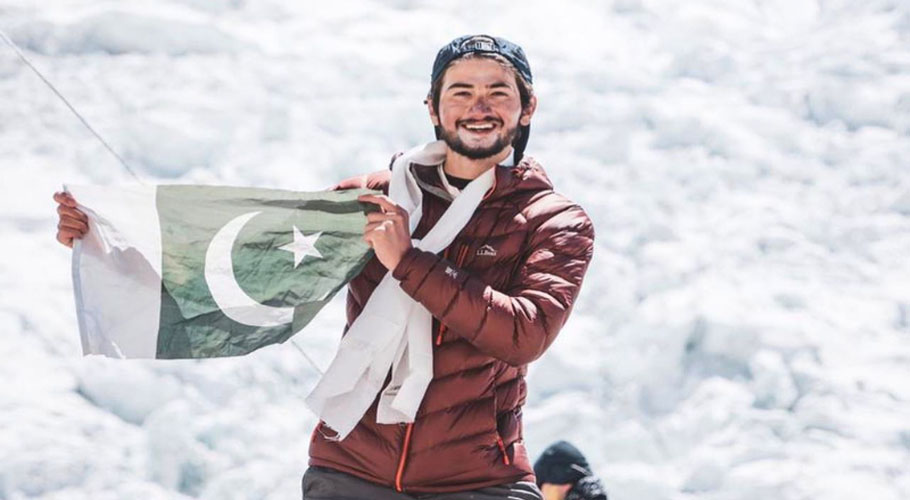 کم عمر ترین کوہ پیما کا پتہ چل گیا، والد کی میڈیا سے گفتگو