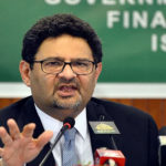 اکتوبر سے مہنگائی اور بجلی کے بلوں میں کمی ہوگی، مفتاح اسماعیل