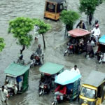 سیلاب زدگان کی نقل مکانی، ٹرانسپورٹرز نے کرائے دو سے تین گنابڑھا دیئے
