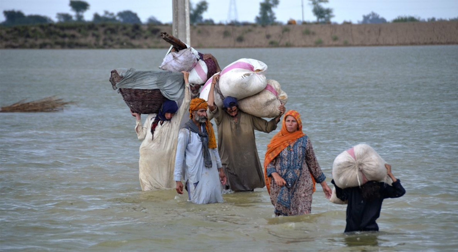 سیلاب سے مختلف شہروں میں تباہی، سوشل میڈیا پر تصاویر اور ویڈیوز وائرل