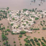 مختلف علاقوں میں سیلاب، دریائے سندھ کا حفاظتی بند ٹوٹ گیا، دیہات زیرِآب