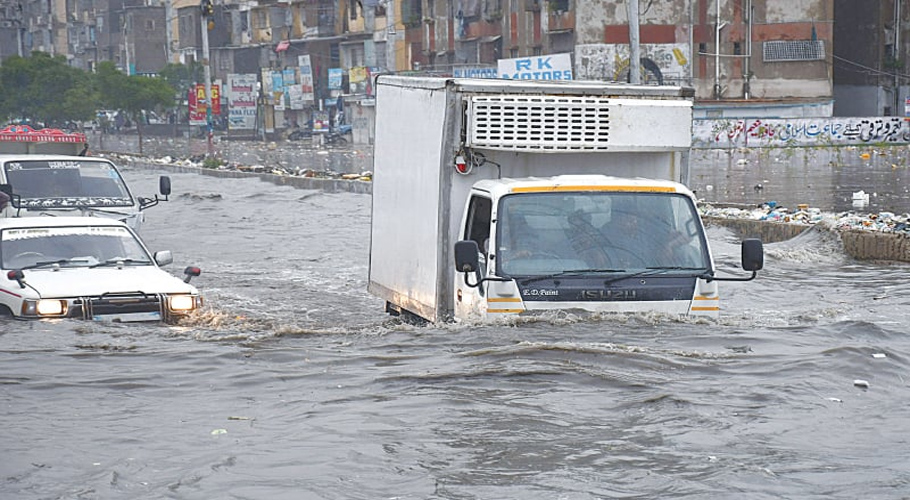 طوفانی بارشوں میں حادثات سے محفوظ رہنے کیلئے کونسے اقدامات کرنے چاہئیں؟