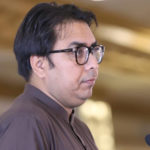 گرفتاری یا اغواء؟ پی ٹی آئی رہنما شہباز گل کو عدالت میں آج پیش کیا جائے گا