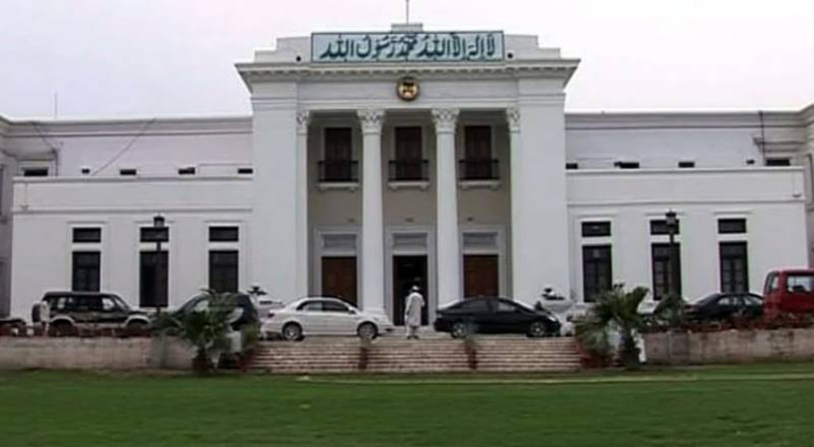 اختیارات میں کمی اور فنڈز کا عدم اجراء، بلدیاتی نمائندوں کا اسمبلی کے باہر دھرنا