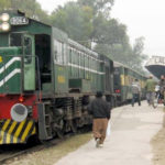 وزیر ریلوے کا ٹرین آپریشن کی بحالی سے متعلق اہم بیان سامنے آگیا