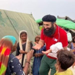 تُرک سیریز ’ارطغرل غازی‘ کے عبدالرحمٰن سیلاب زدگان کی مدد کیلئے کراچی پہنچ گئے