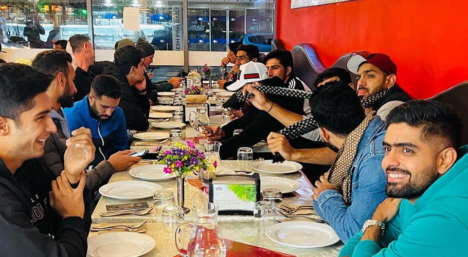پاکستان کرکٹ ٹیم کے نیوزی لینڈ میں ڈنر کی تصاویر وائرل