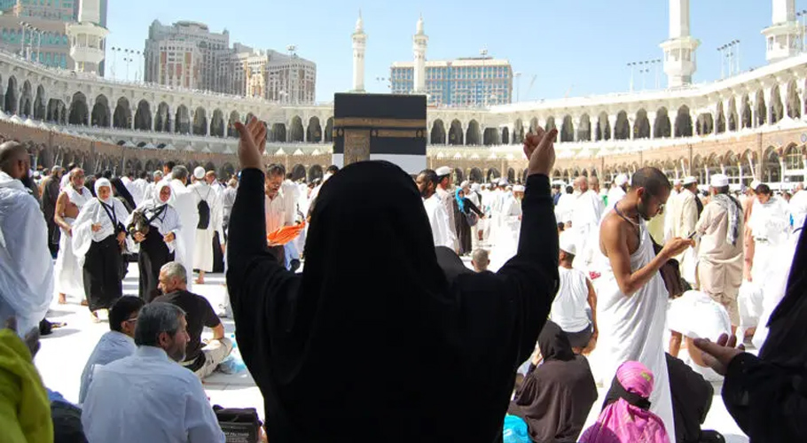 سعودی حکومت نے خواتین کو محرم کے بغیر عمرہ ادا کرنیکی اجازت دیدی