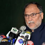 احسن اقبال نے قبل از وقت عام انتخابات کے امکان کو مسترد کردیا