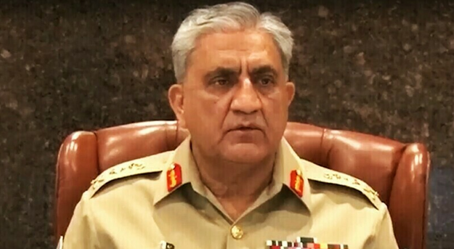 آرمی چیف کا سیالکوٹ اور منگلا گیریژن کا دورہ ، افسران اورجوانوں سے ملاقات