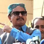 پولیس کا پی ٹی آئی رہنماحلیم عادل شیخ کی رہائش گاہ پر چھاپہ