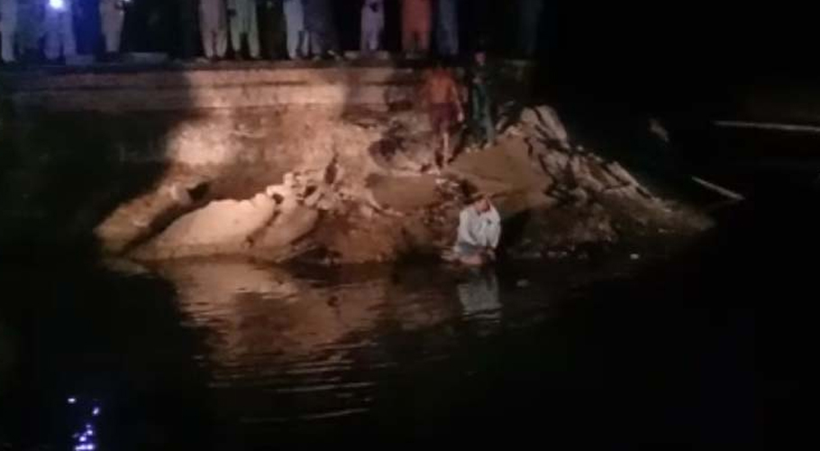 سیہون آنیوالی زائرین کی مسافر وین حادثے کا شکار، 20افراد جاں بحق