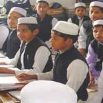 بھارت میں مذہبی انتہا پسندی عروج پر، حکومت نے مدرسوں کے طلبا کی اسکالرشپ ختم کردی