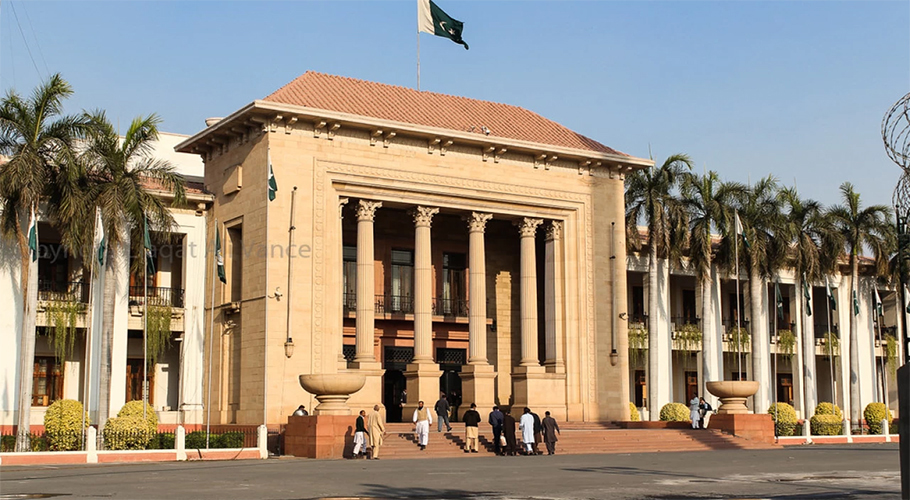 عمران خان کے کنٹینر پر حملہ، پنجاب اسمبلی کا خصوصی اجلاس آج ہوگا
