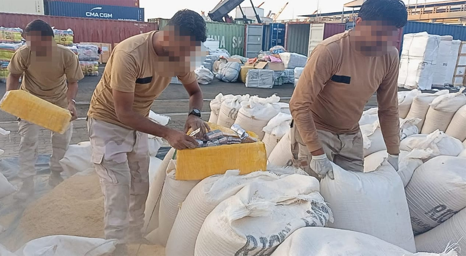 کراچی سے یو اے ای کیلئے بک 3 کنٹینرز سے 3 لاکھ نشہ آور گولیاں برآمد