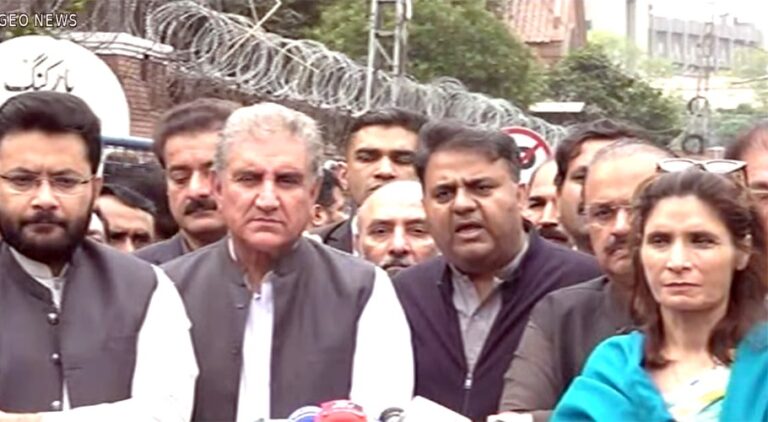 عمران خان پر قاتلانہ حملے کی آئینی سطح پر تحقیقات کروائی جائیں، سپریم کورٹ میں درخواست دائر