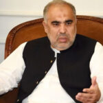جنرل باجوہ کی مدت ملازمت میں توسیع غلطی تھی، اسد قیصر