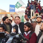 گورڈن کالج کے طلبا ء کا احتجاج،مری روڈ پر دھرنا دے کر ٹریفک بند کردیا