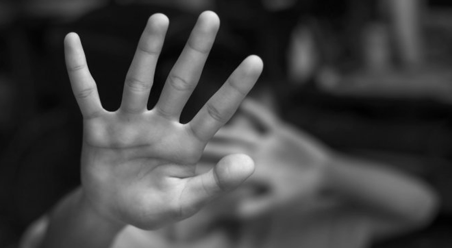 دو محنت کش کمسن لڑکیوں کے ساتھ جنسی زیادتی، ملزم فرار