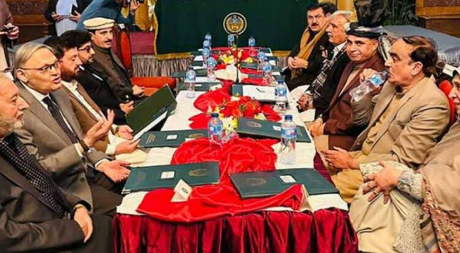 خیبر پختونخوا کی 15 رکنی عبوری کابینہ نے حلف اٹھالیا