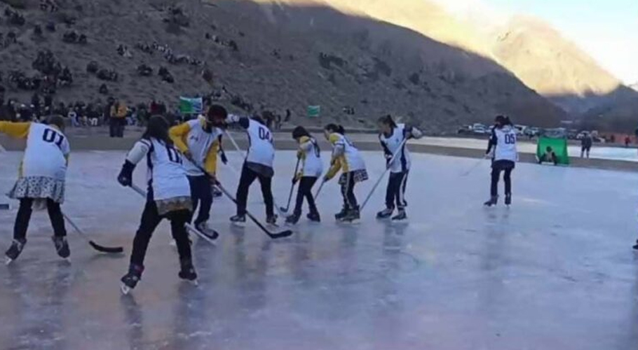 چترال میں پہلے گرلز آئس ہاکی ٹورنامنٹ کا انعقاد کیا گیا