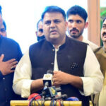 فواد چوہدری کا گورنر سے پنجاب اسمبلی کی فوری تحلیل کا مطالبہ