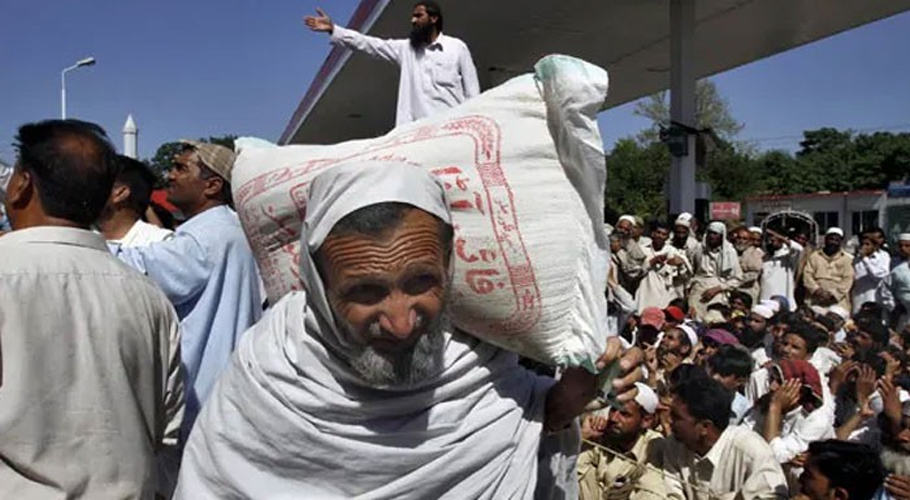 آٹے کی قیمتیں آسمان سے باتیں کرنے لگیں، فی کلو آٹا 145 روپے کا ہوگیا