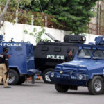 کراچی پولیس ہیڈ آفس کے قریب شدید فائرنگ، دستی بموں سے حملہ