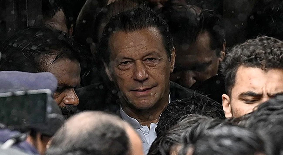 توشہ خانہ کیس، عمران خان کے وارنٹ گرفتاری کل تک معطل کر دیئے گئے
