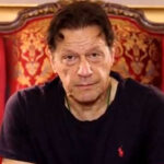 پولیس مجھے پکڑنے آگئی ہے، حقیقی آزادی کیلئے باہر نکلنا ہے، عمران خان
