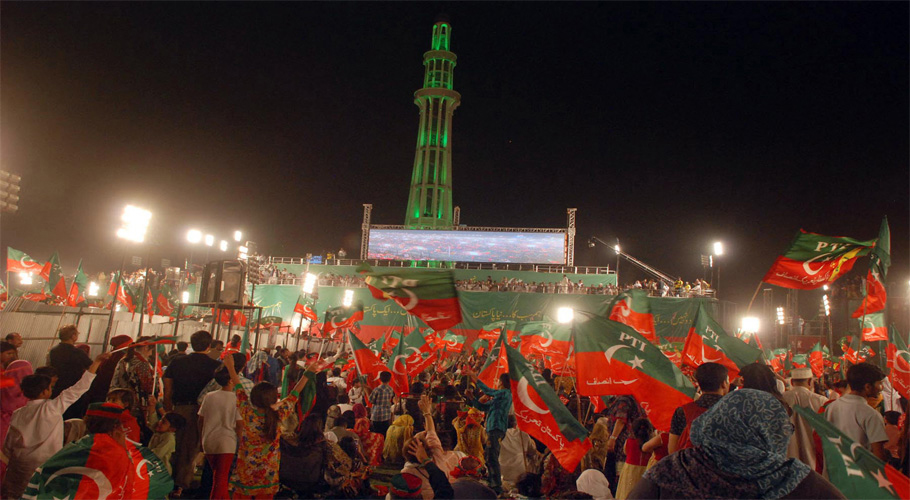 مینار پاکستان پر پی ٹی آئی کا پاور شو شروع، عمران خان کچھ دیر میں خطاب کریں گے