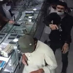 کراچی میں موبائل شاپ پر مسلسل تیسری ڈکیتی،ملزمان دکان کا صفایا کرگئے