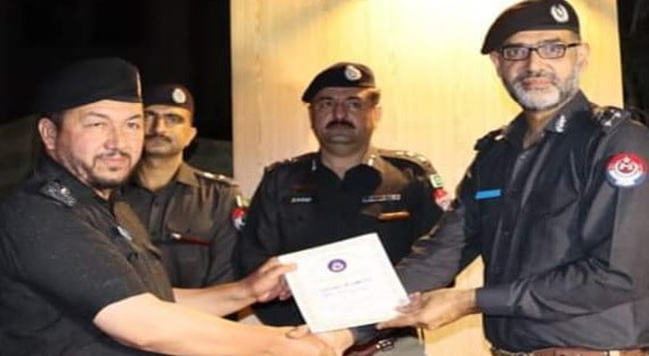 پولیس اہلکار نے سوات سی ٹی ڈی دھماکے کے ملبے سے ملنے والے 25 لاکھ واپس کردیئے