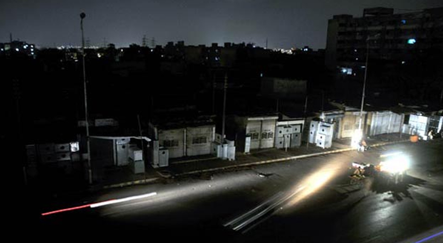 سمندری طوفان سے قبل ہی کراچی میں بجلی کی بدترین لوڈشیڈنگ