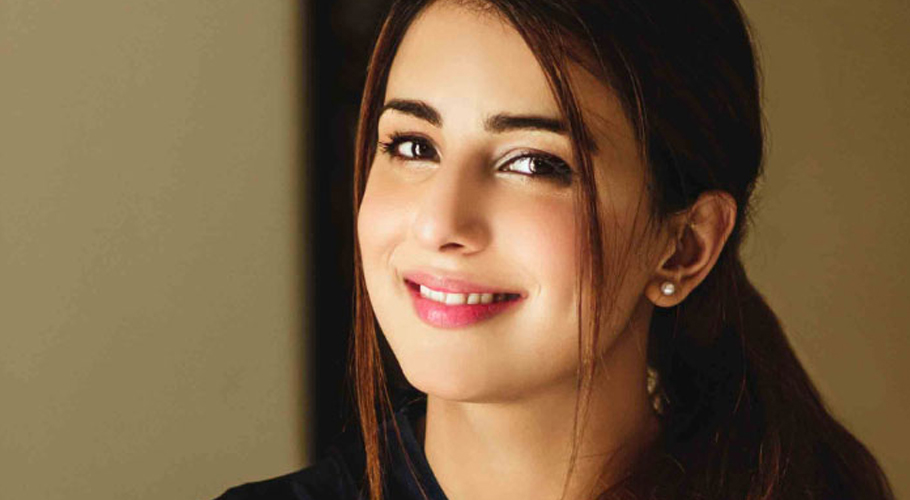 ایسا کیا ہوا کہ اشنا شاہ تنقید کی زد میں آگئیں؟