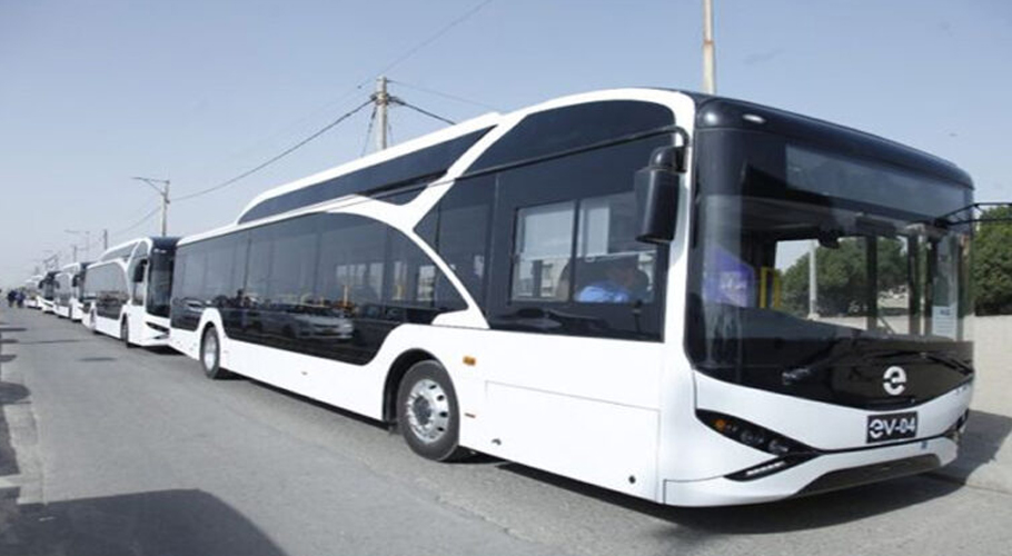 الیکٹرک بسوں کی خراب چارجنگ سسٹم کی تبدیلی کے بعد کراچی کی سڑکوں پر آمد
