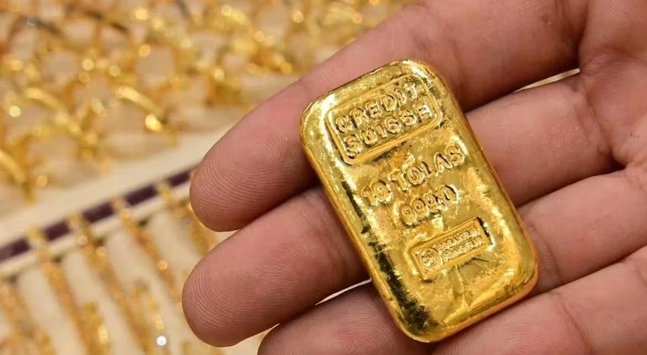 ملک میں سونے کی فی تولہ قیمت میں بڑی کمی