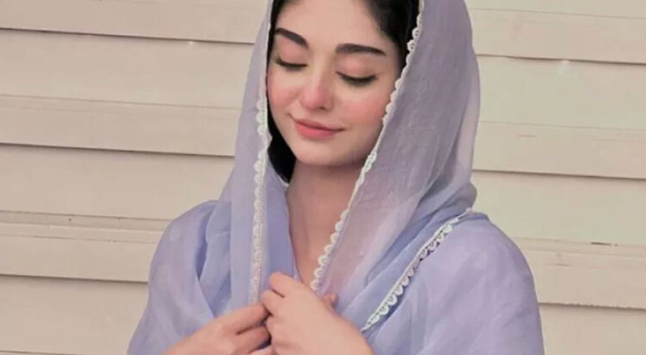 کیا نور ظفر واقعی پیرس کی سڑکوں پر بھیک مانگ رہی ہیں؟