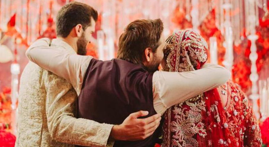 شاہین آفریدی نے انشا کے ہمراہ خوبصورت تصاویر شیئر کردیں