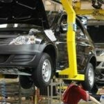 پاکستان میں گاڑیاں بنانے والی 3بڑی کمپنیوں کا آپریشنز بند کرنے کا فیصلہ