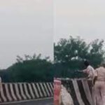 بھارتی پولیس نے بزرگ شہری کی لاش نہر میں بہادی،ویڈیو وائرل