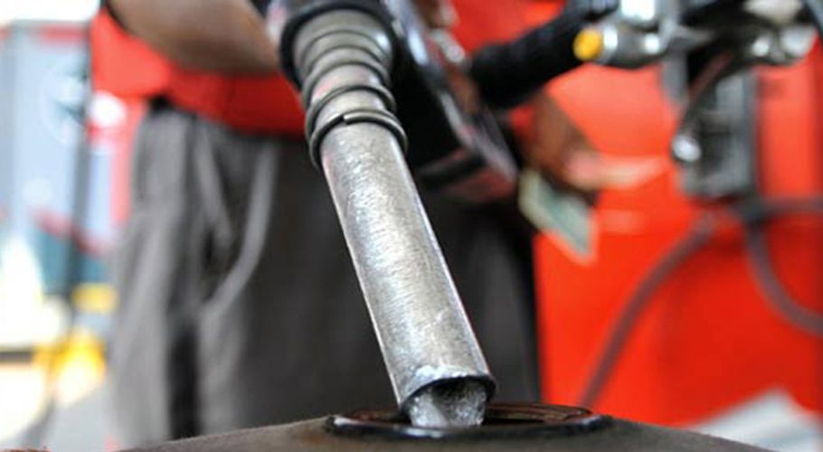 حکومت کا پیٹرولیم مصنوعات کی قیمتوں میں بڑی کمی کا فیصلہ