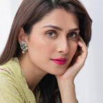 عائزہ خان نے غزہ کے شہداء کے حوالے سے کی گئی پوسٹ ڈیلیٹ کردی