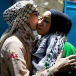 اسرائیلی قیدسے رہا ہونے والے فلسطینی اپنے پیاروں سے مل رہے ہیں،تصاویر دیکھئے