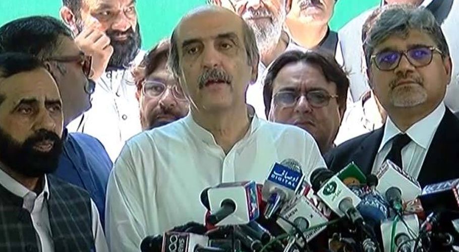 اکبر ایس بابر کا پشاور ہائیکورٹ کے بلے کے نشان پر فیصلے کو چیلنج کرنیکا اعلان